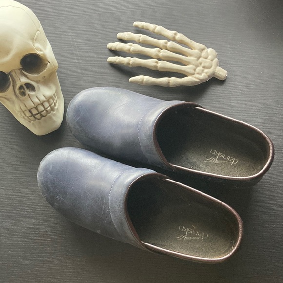 Dansko Shoes - Dansko Denim Burnished Nubuck Professional Clogs ~ Size 7